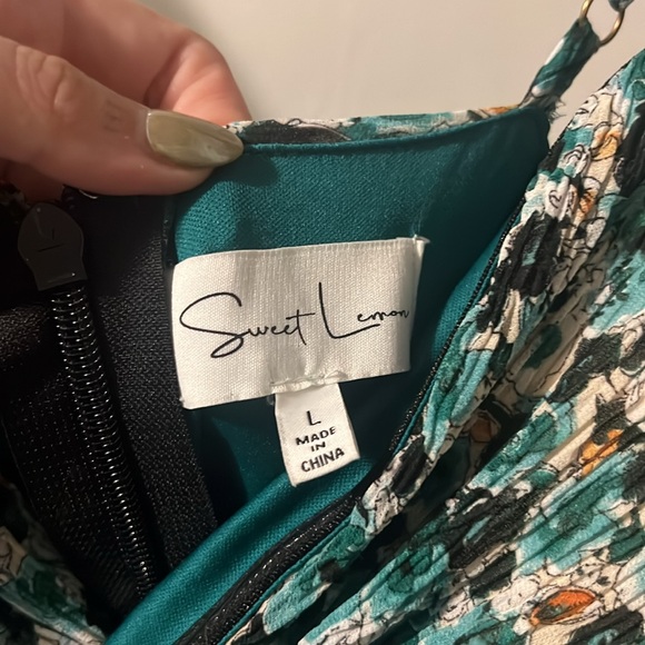 Maxi dress, green and blue crinkle material with zip back & adjustable straps - Picture 5 of 5